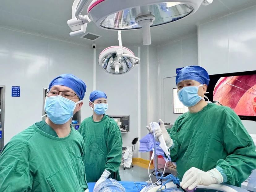 微创手术取净结石，深圳专家为患者成功保胆